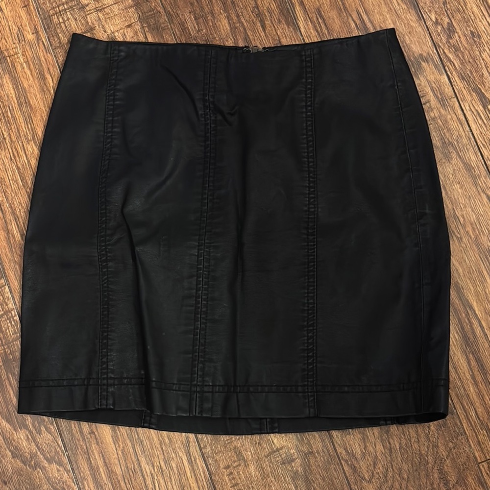 Free People Black Mini Skirt for Work - Picture 2 of 5